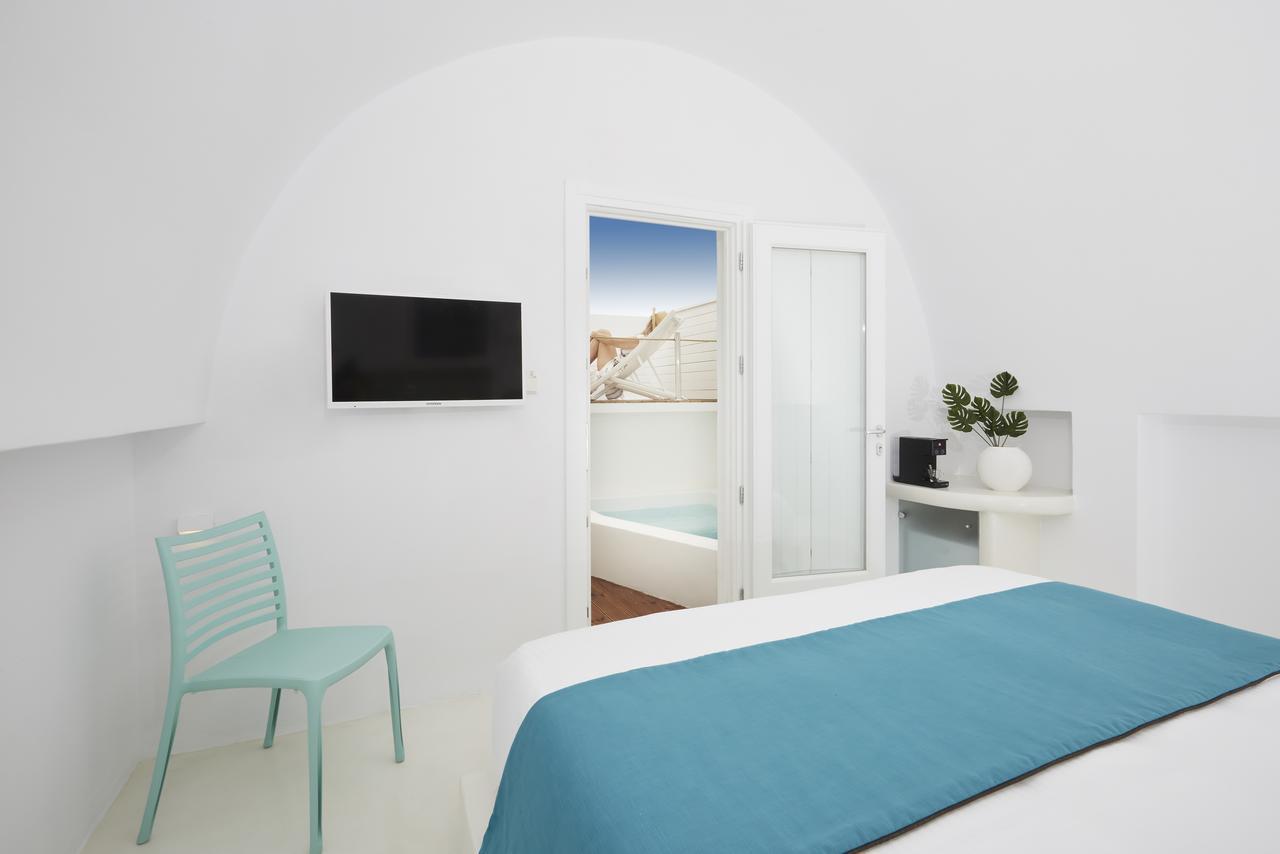 Aisling Micro Hotel Oia Bagian luar foto