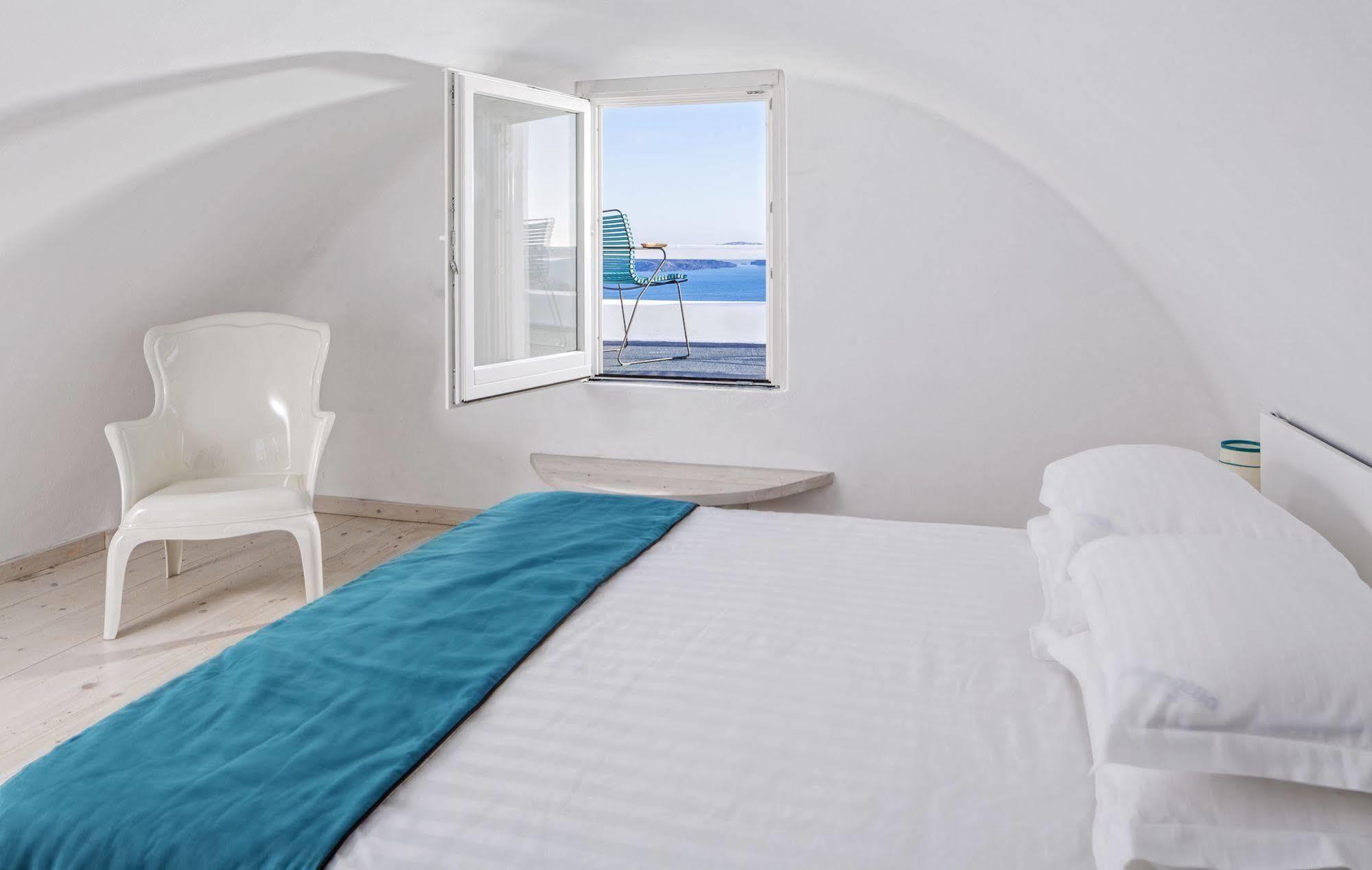 Aisling Micro Hotel Oia Bagian luar foto